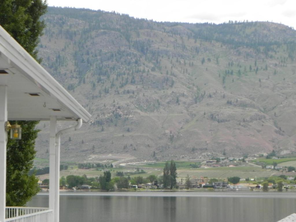 Destiny Beach Resort Osoyoos Room photo