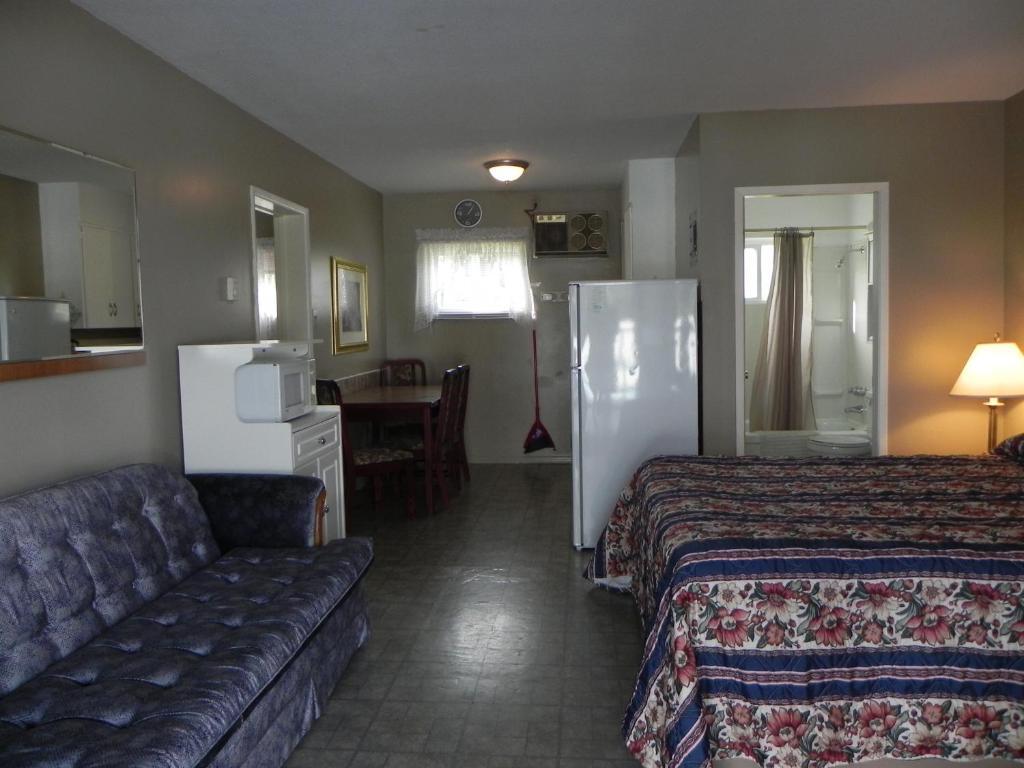Destiny Beach Resort Osoyoos Room photo