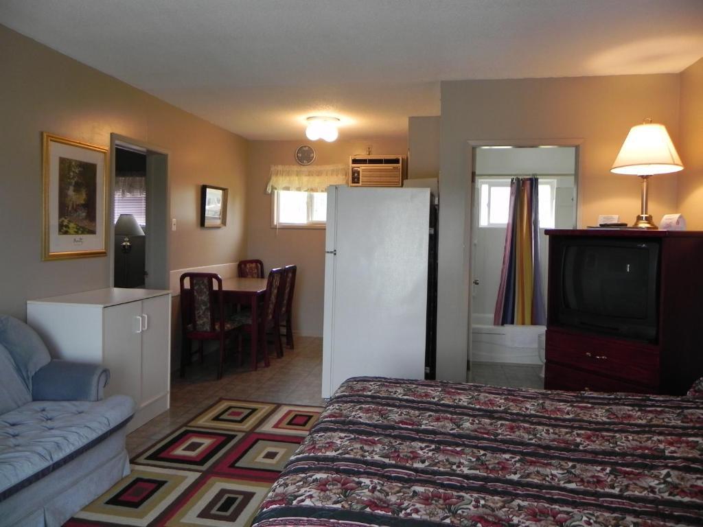 Destiny Beach Resort Osoyoos Room photo