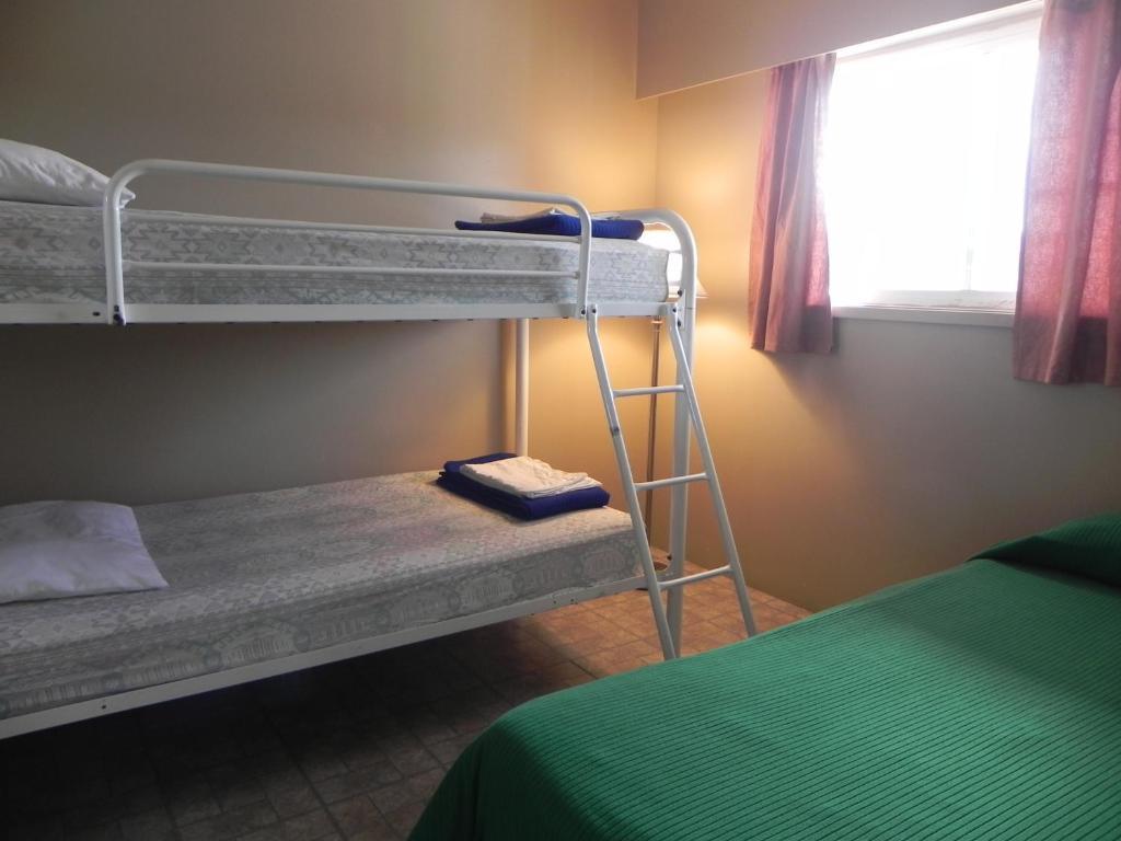 Destiny Beach Resort Osoyoos Room photo