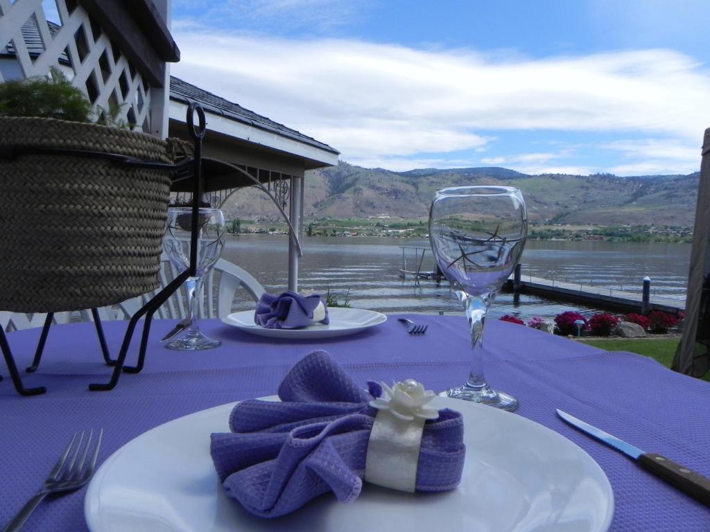 Destiny Beach Resort Osoyoos Exterior photo